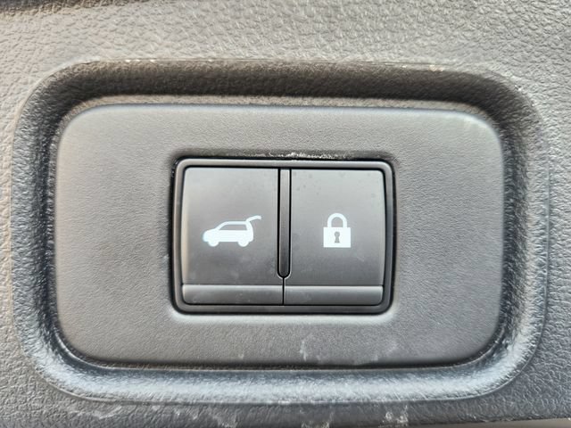Used 2025 Nissan Pathfinder SL FWD image 35