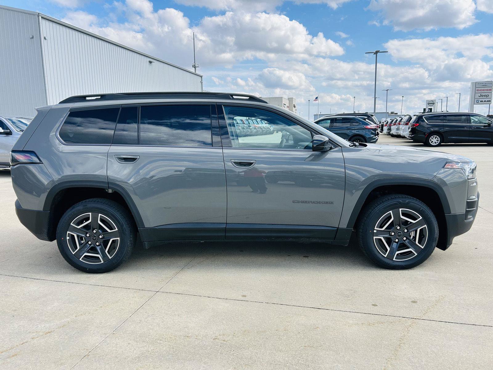New 2026 Jeep Cherokee Laredo AWD/4WD image 36