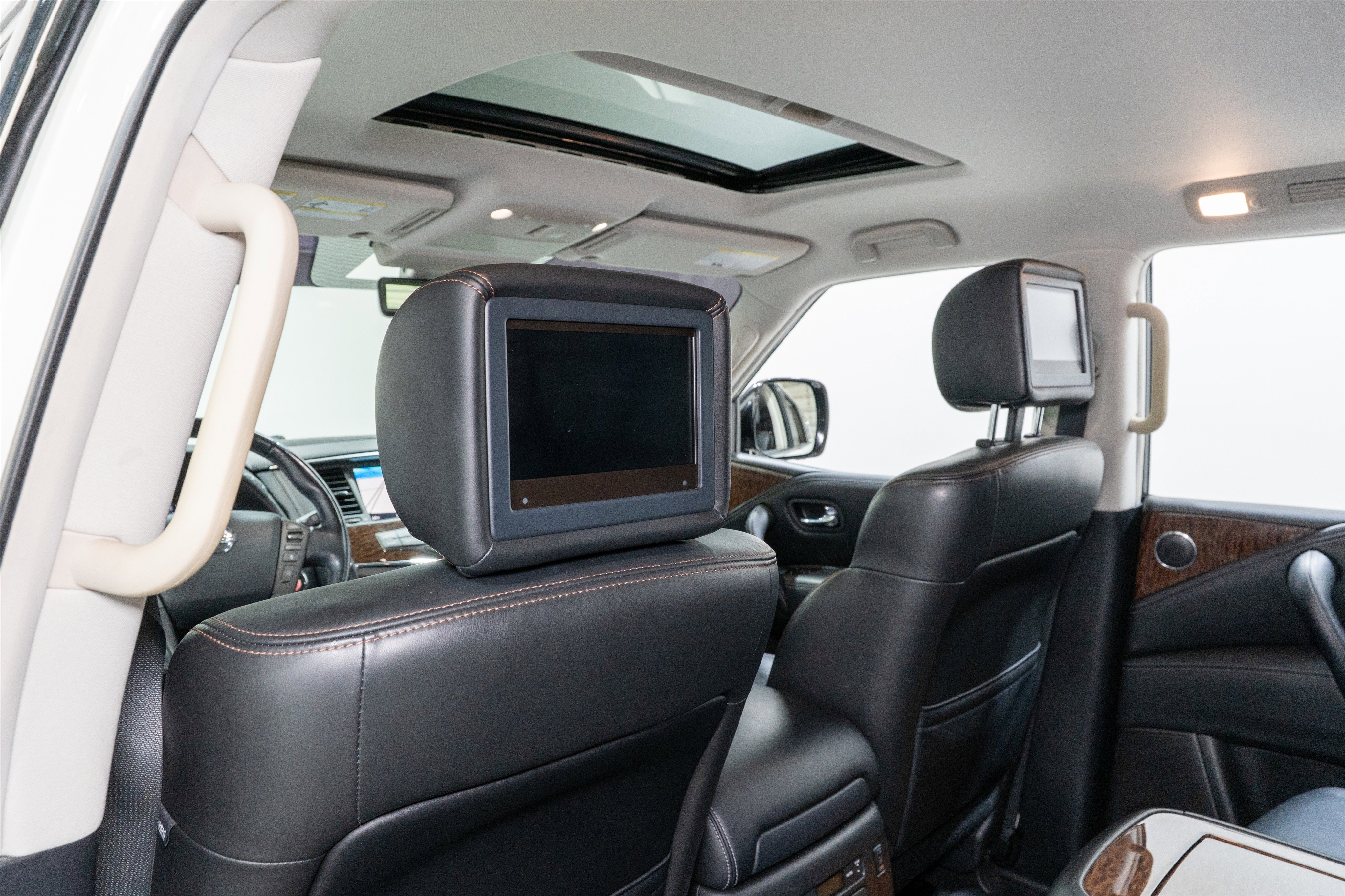 Used 2019 Nissan Armada Platinum w/ Captain's Chairs Package RWD image 34