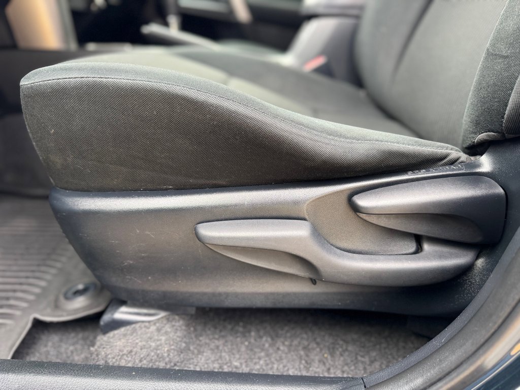 Used 2018 Toyota RAV4 LE image 8