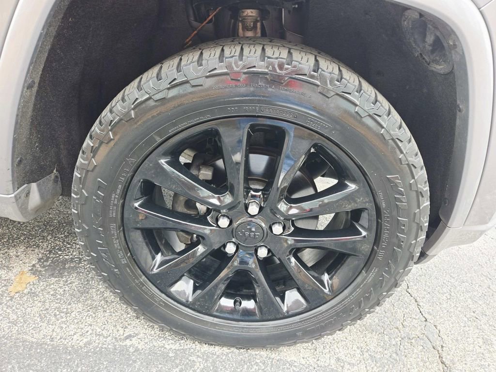 Used 2020 Jeep Grand Cherokee Altitude image 18