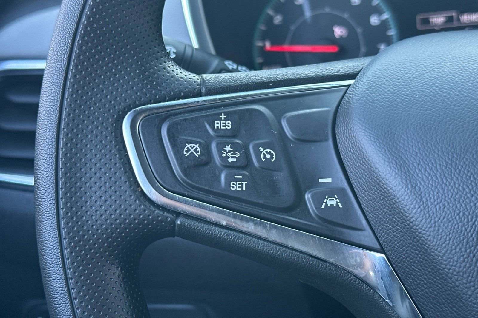 Used 2024 Chevrolet Equinox LS image 36