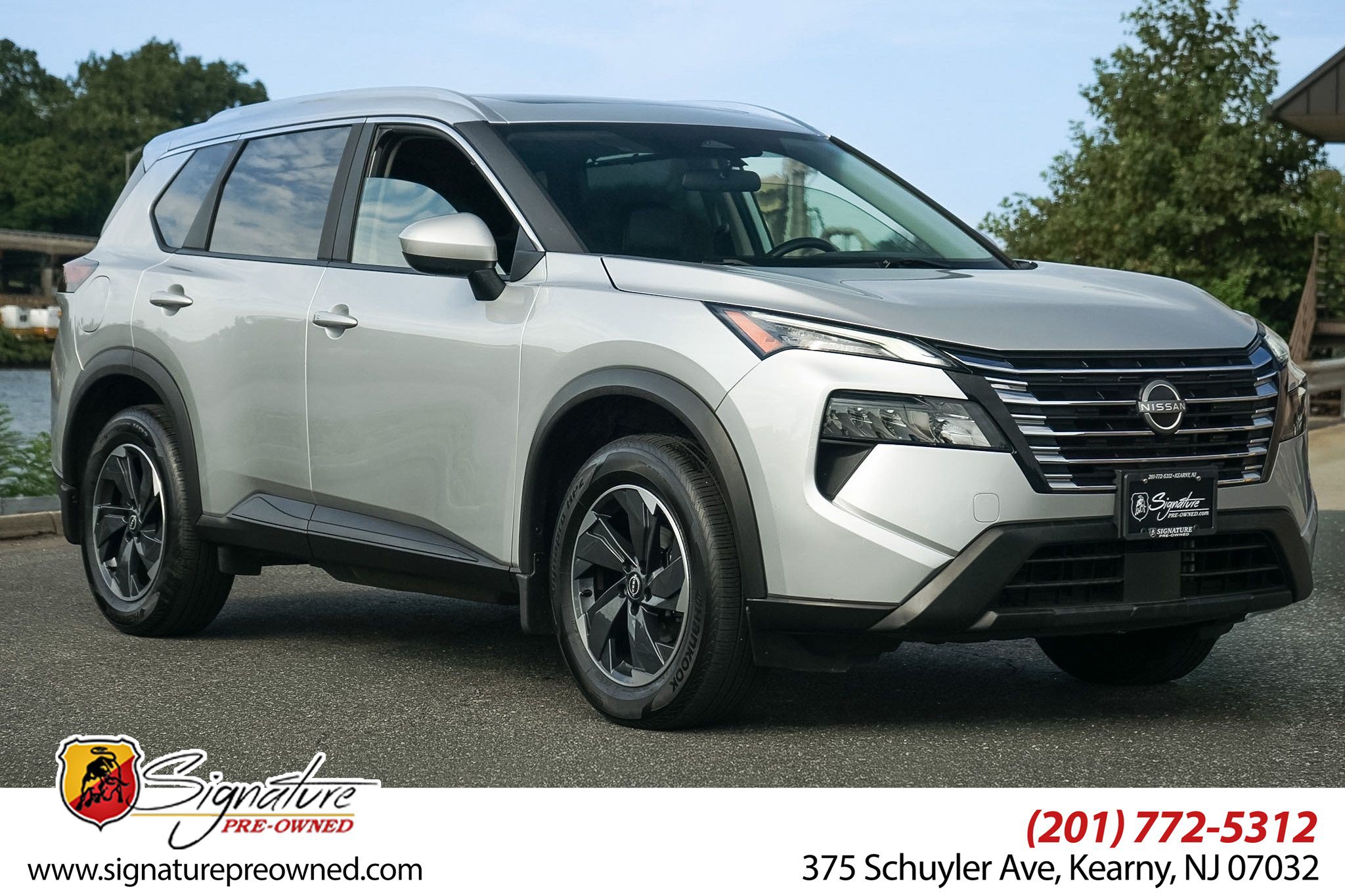 Used 2024 Nissan Rogue SV w/ SV Premium Package AWD/4WD image 1