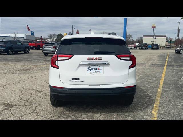 Used 2023 GMC Terrain SLE w/ Driver Convenience Package image 30