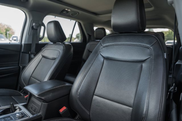 Used 2023 Ford Explorer Limited w/ Limited Technology Package AWD/4WD image 4