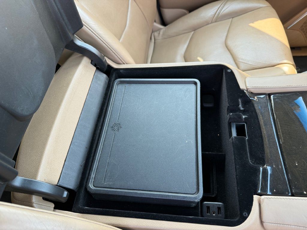 Used 2018 Cadillac Escalade ESV Platinum AWD/4WD image 53
