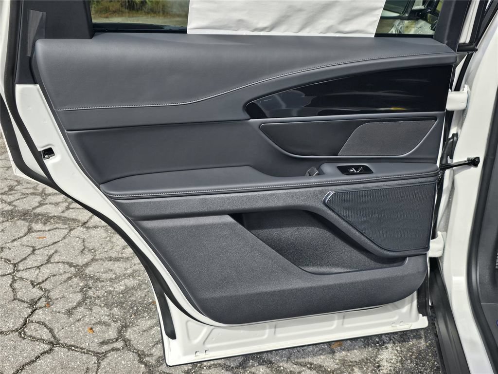 New 2026 Lincoln Nautilus Premier AWD/4WD image 11