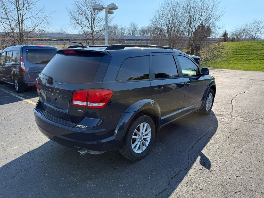 Used 2014 Dodge Journey SXT w/ Flexible Seating Group image 3