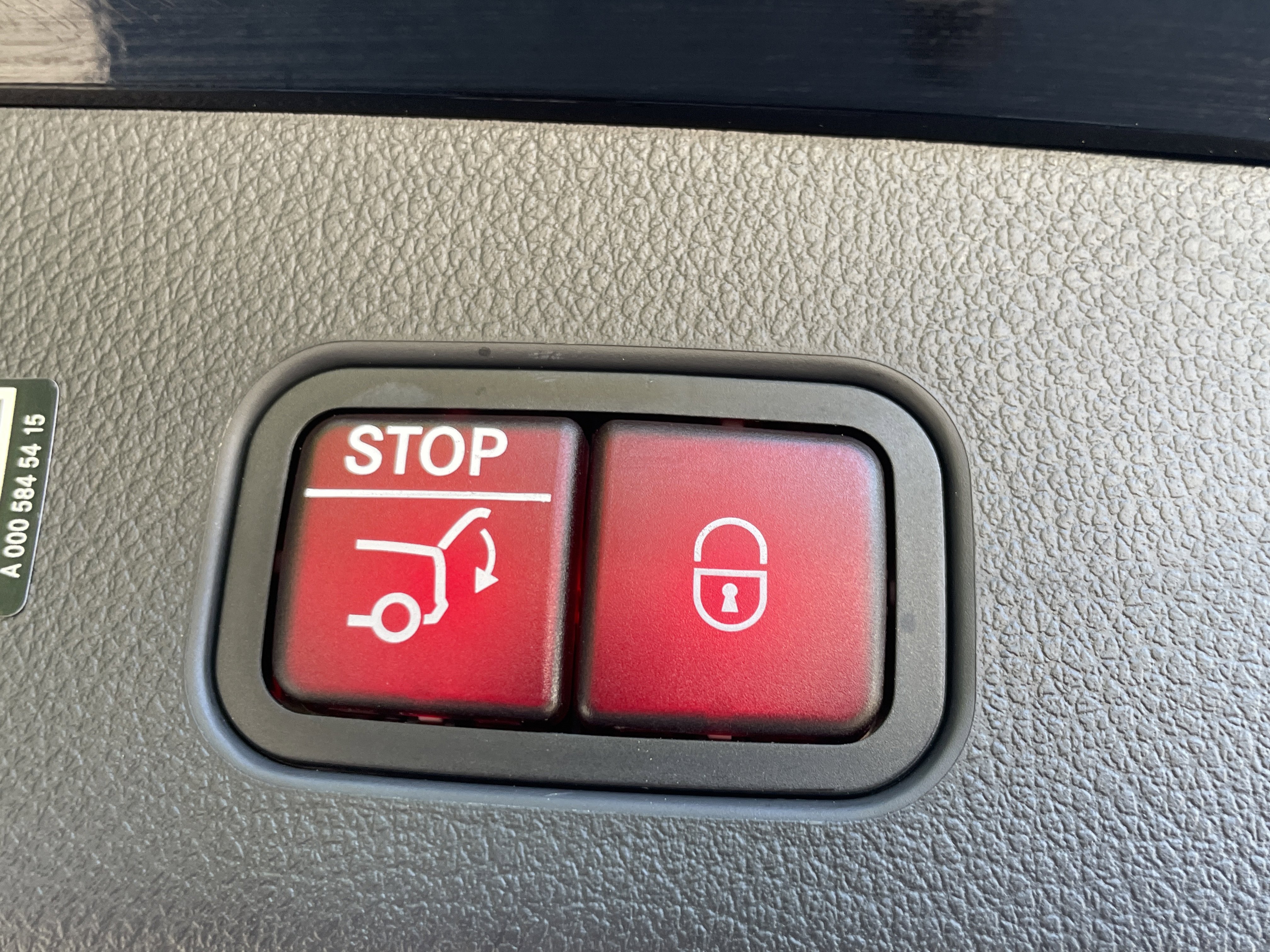 Certified 2025 Mercedes-Benz GLC 300 4MATIC image 13