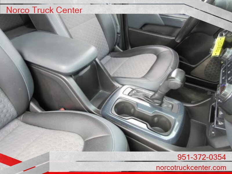 Used 2016 Chevrolet Colorado Z71 w/ Z71 Midnight Edition RWD image 13