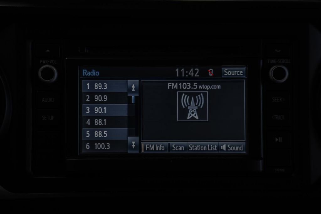 Used 2016 Toyota Tacoma SR5 image 16