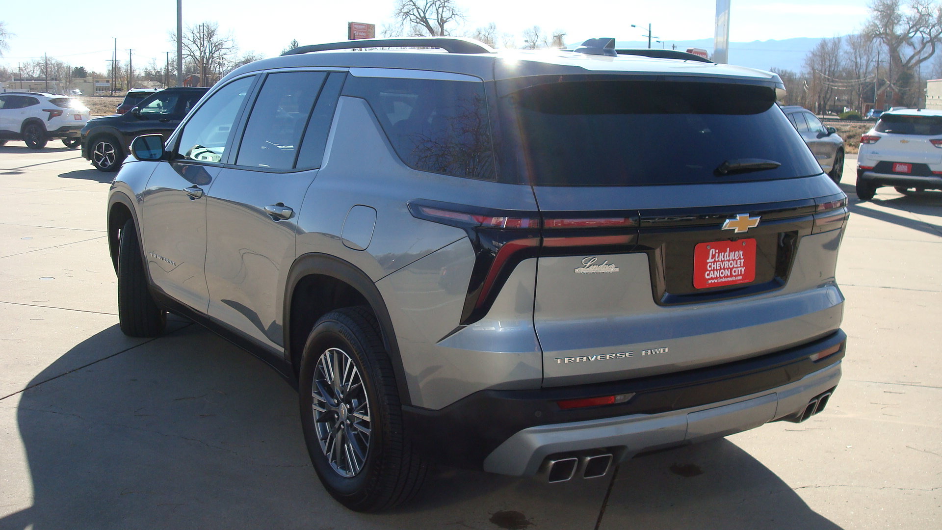 Used 2025 Chevrolet Traverse LT AWD/4WD image 6