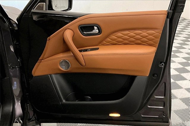 Used 2024 INFINITI QX80 Sensory w/ Cargo Package image 19