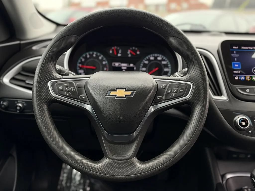 Used 2024 Chevrolet Malibu LT FWD image 13