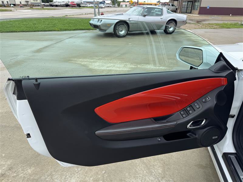 Used 2015 Chevrolet Camaro SS w/ RS Package RWD image 13