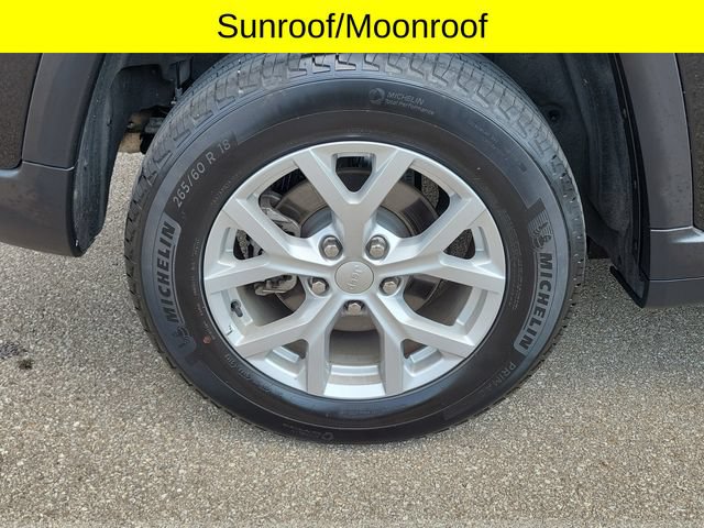 Used 2023 Jeep Grand Cherokee Limited AWD/4WD image 7