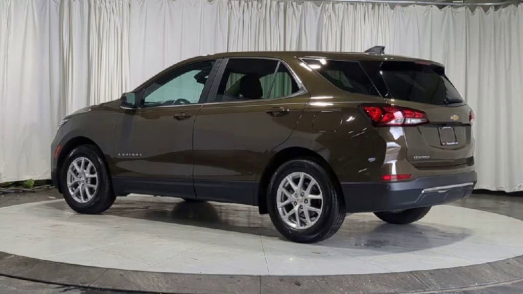 Used 2023 Chevrolet Equinox LT FWD image 8