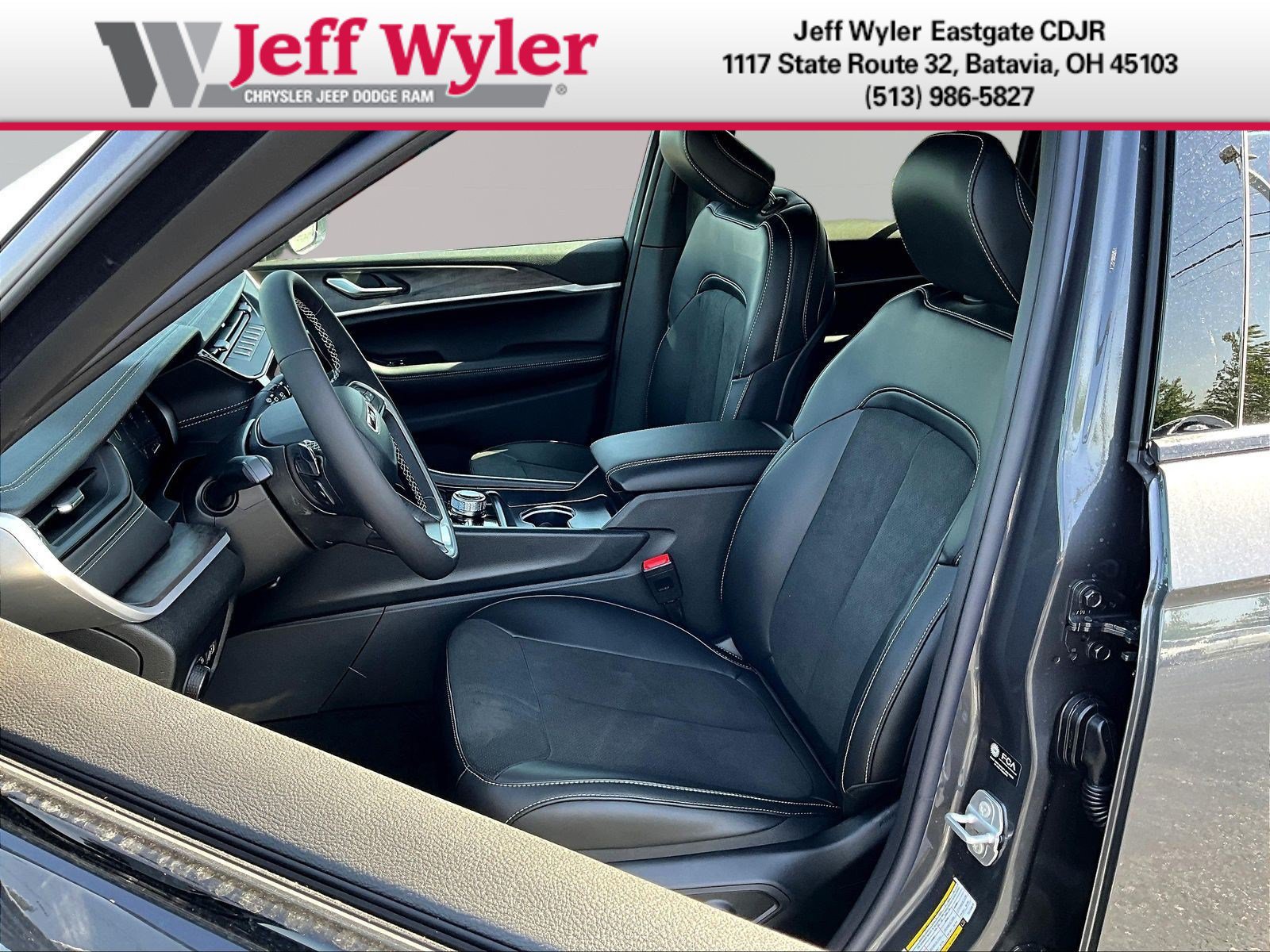 New 2026 Jeep Grand Cherokee Altitude AWD/4WD image 17