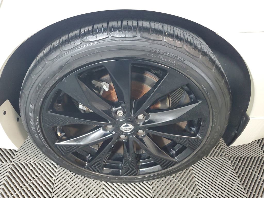 Used 2019 Nissan Maxima SR w/ Premium Package FWD image 10