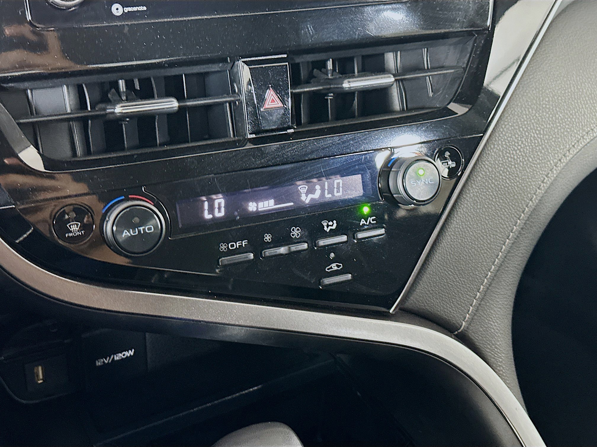 Used 2023 Toyota Camry SE image 23