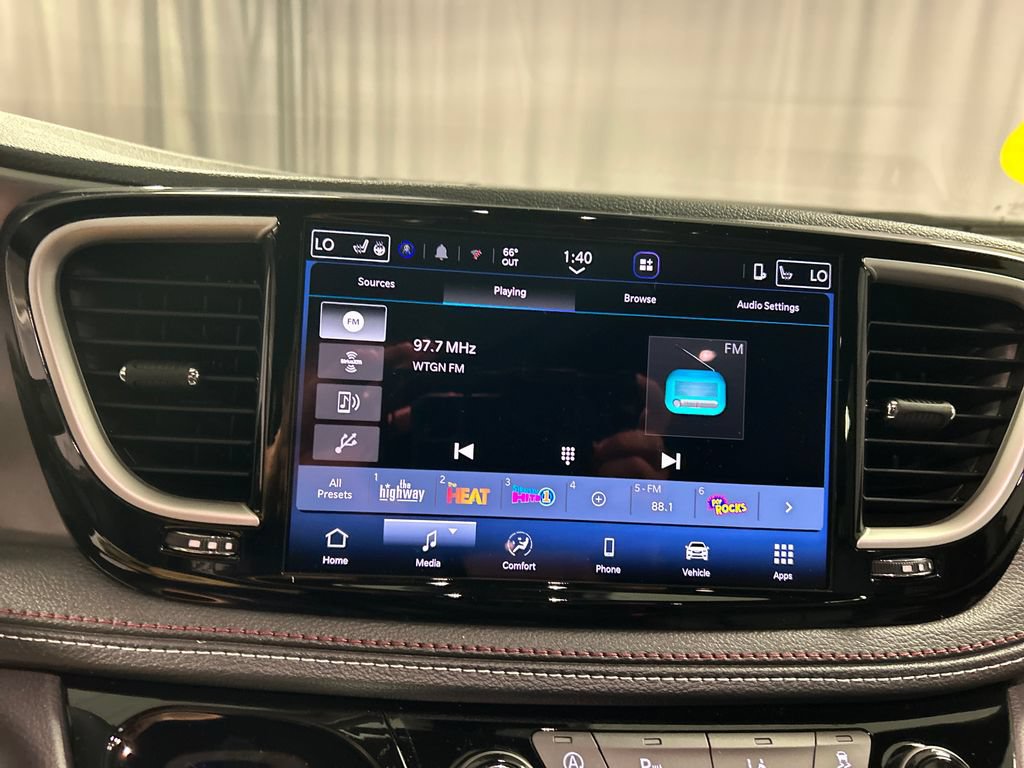 New 2027 Chrysler Pacifica Select FWD image 15