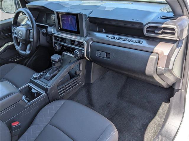 Used 2025 Toyota Tacoma SR5 AWD/4WD image 21