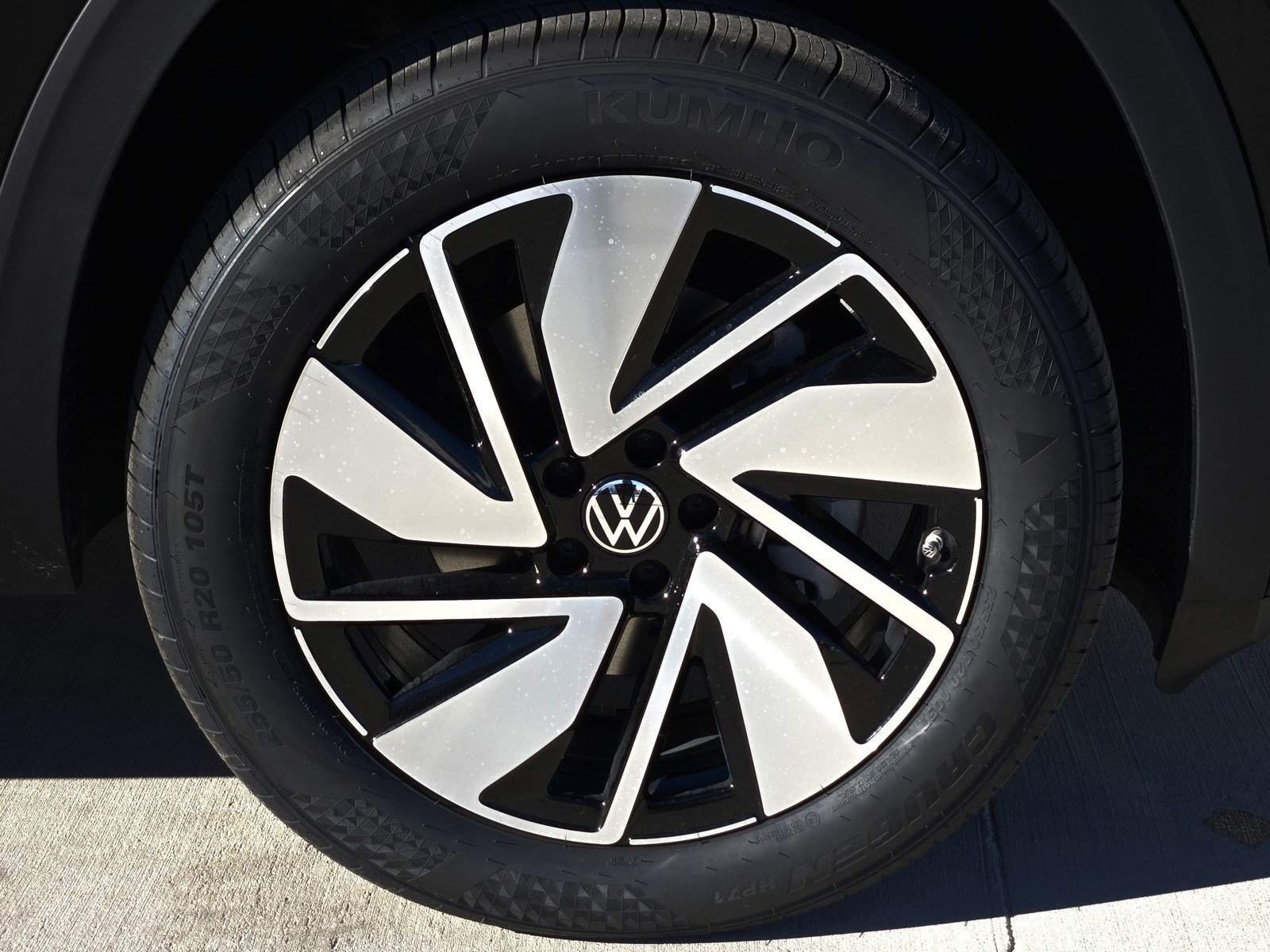 Used 2025 Volkswagen Atlas SEL AWD/4WD image 7