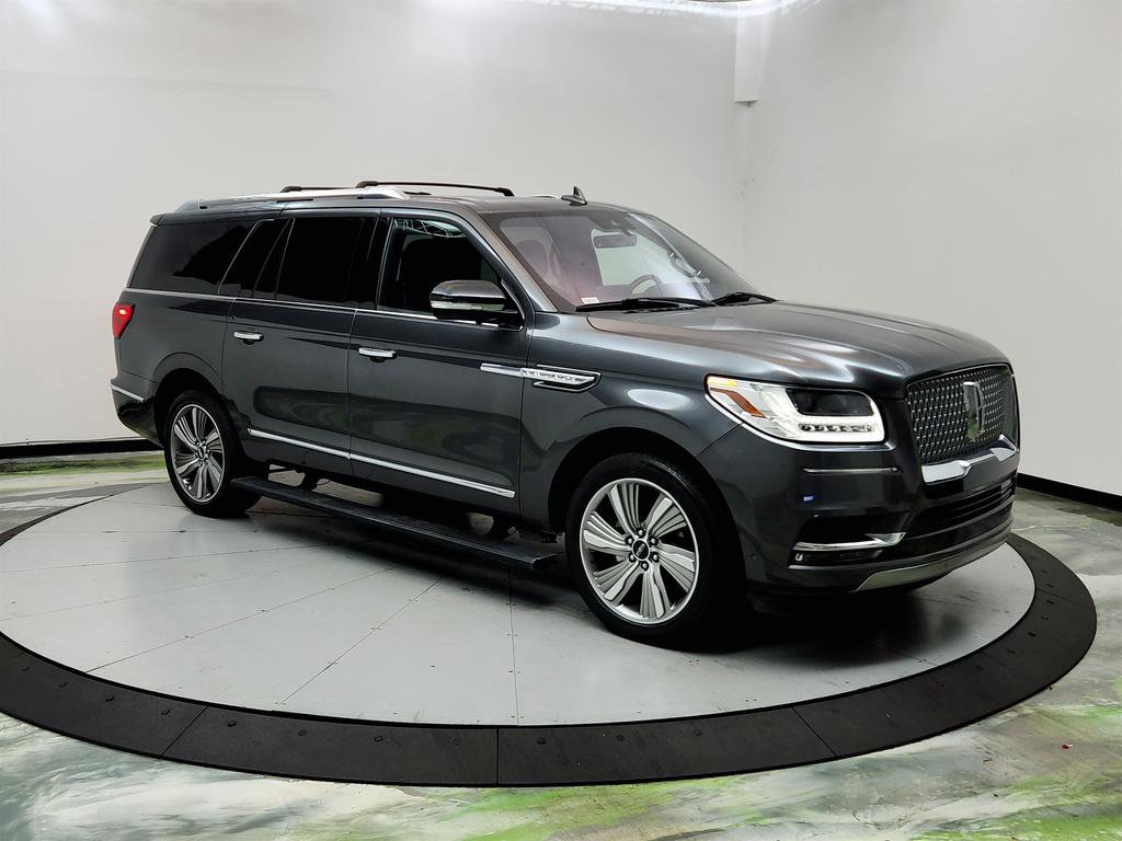 Used 2018 Lincoln Navigator L Reserve w/ Technology Package AWD/4WD image 3
