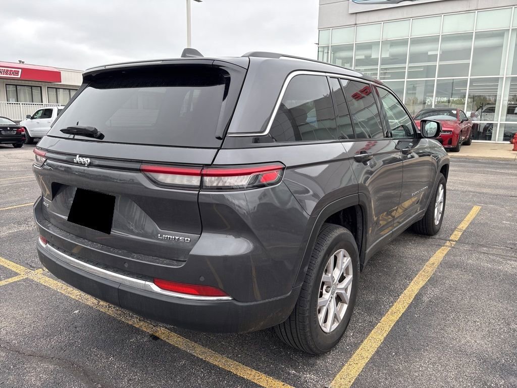 Certified 2022 Jeep Grand Cherokee Limited AWD/4WD image 4