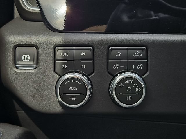 Used 2026 GMC Sierra 1500 SLT AWD/4WD image 28