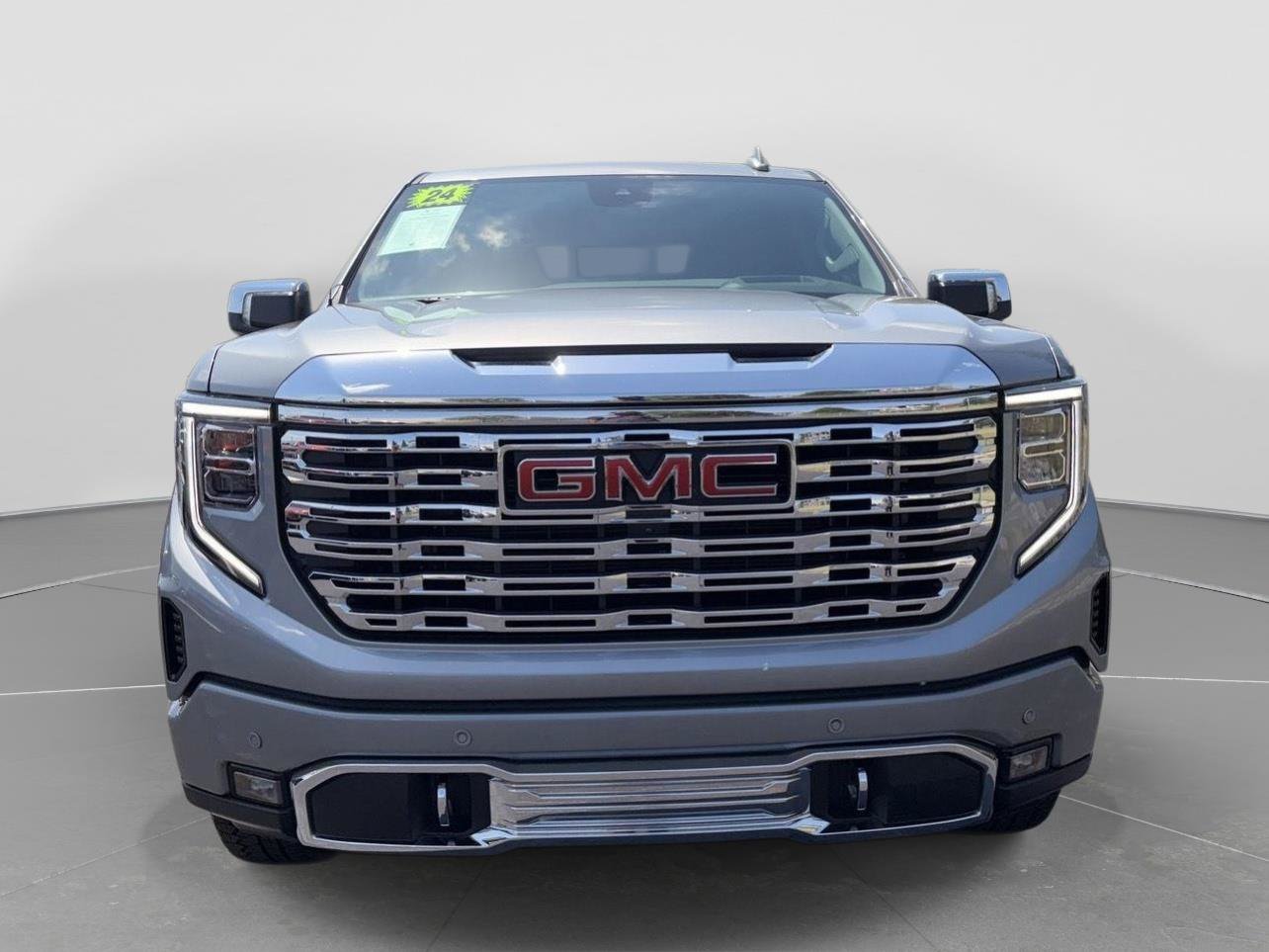 Used 2024 GMC Sierra 1500 Denali w/ Technology Package AWD/4WD image 8