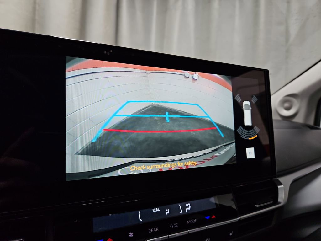 New 2026 Toyota Sienna XLE image 18