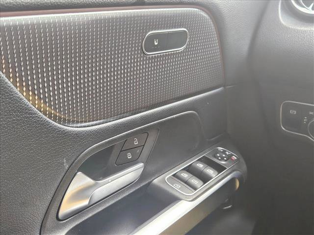 Used 2022 Mercedes-Benz GLB 250 GLB 250 image 20