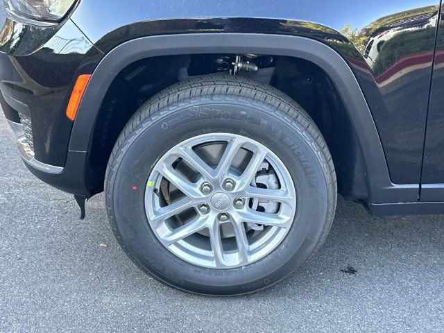New 2025 Jeep Grand Cherokee L Laredo image 11