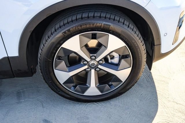 Used 2026 Volvo XC40 B5 Plus w/ Protection Package Premier AWD/4WD image 10