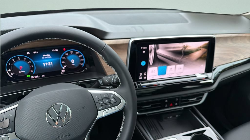 New 2026 Volkswagen Atlas SE FWD image 17