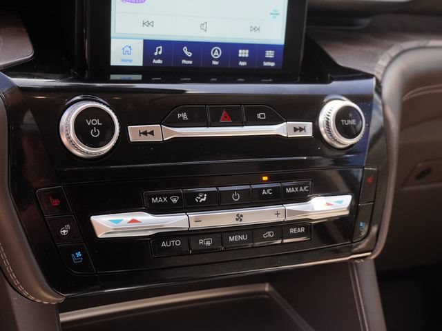 Used 2023 Ford Explorer Platinum w/ Technology Package AWD/4WD image 25