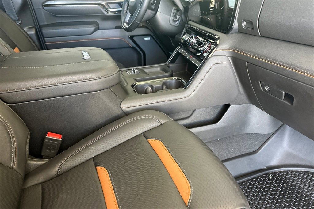 Used 2025 GMC Sierra 3500 AT4 w/ AT4 Premium Plus Package image 16