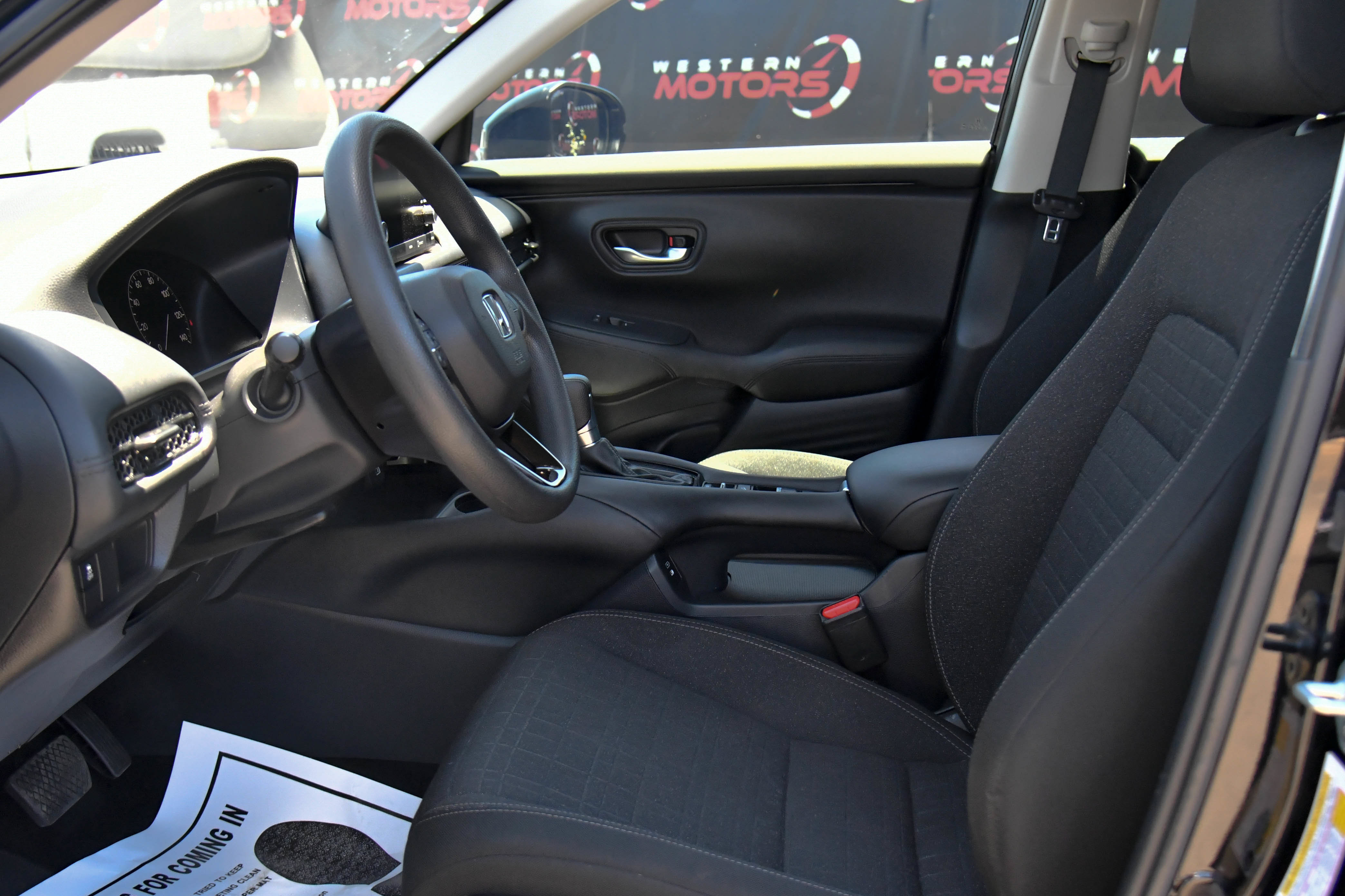 Used 2024 Honda HR-V LX image 17