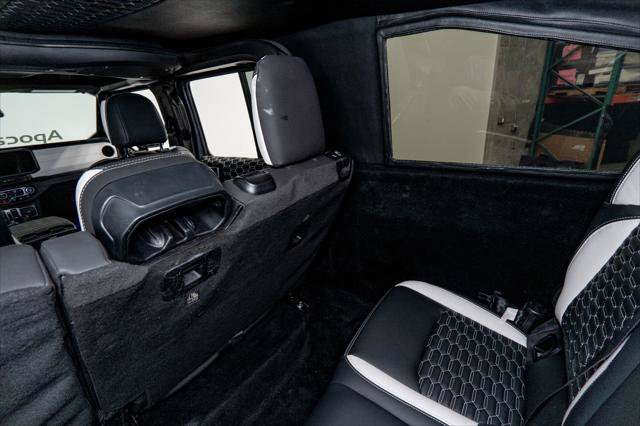 Used 2025 Jeep Gladiator Sport AWD/4WD image 23
