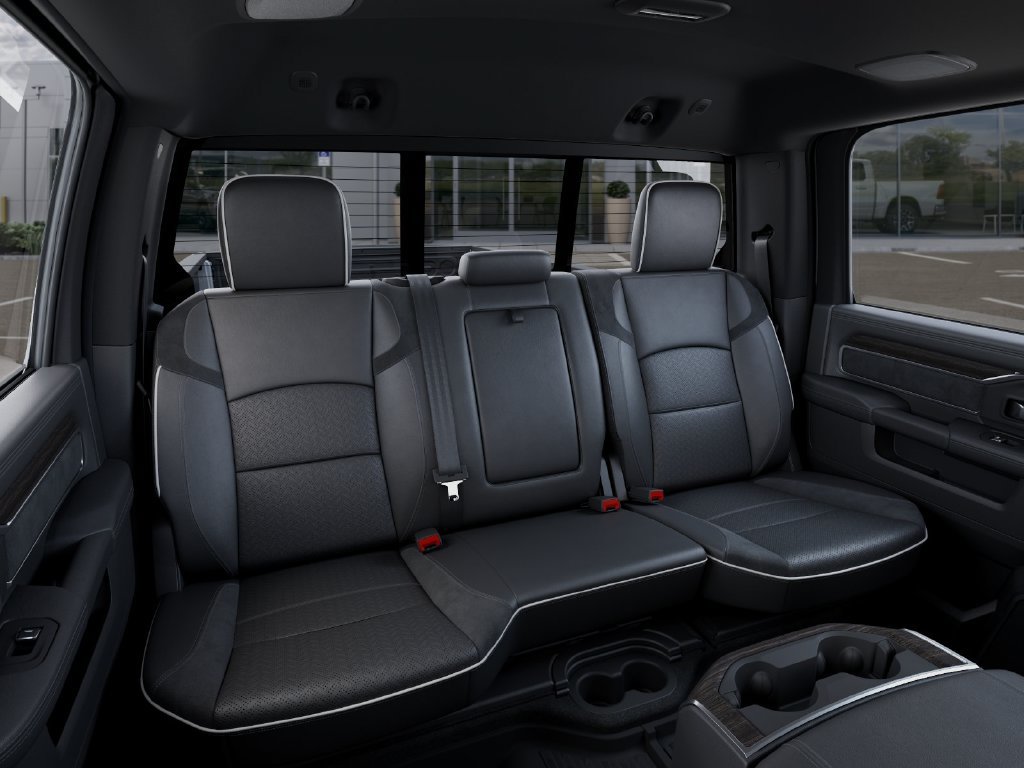 New 2026 RAM 3500 Laramie AWD/4WD image 17