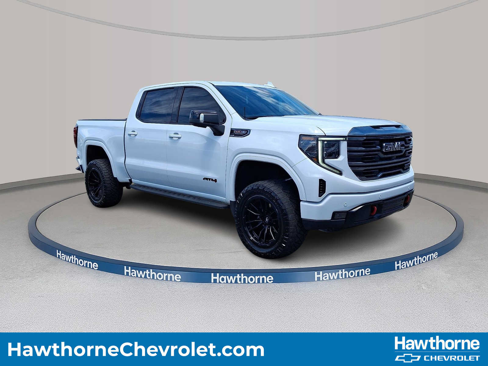 Certified 2024 GMC Sierra 1500 AT4 w/ Technology Package AWD/4WD image 1