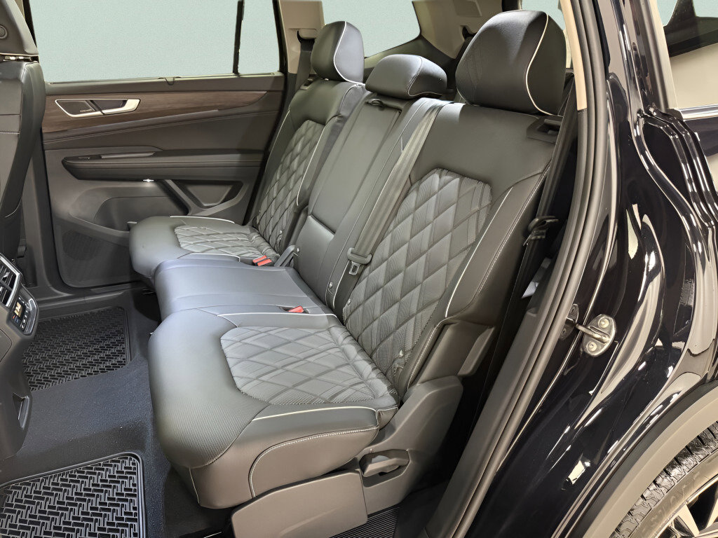 Used 2025 Volkswagen Atlas SEL Premium R-Line image 20