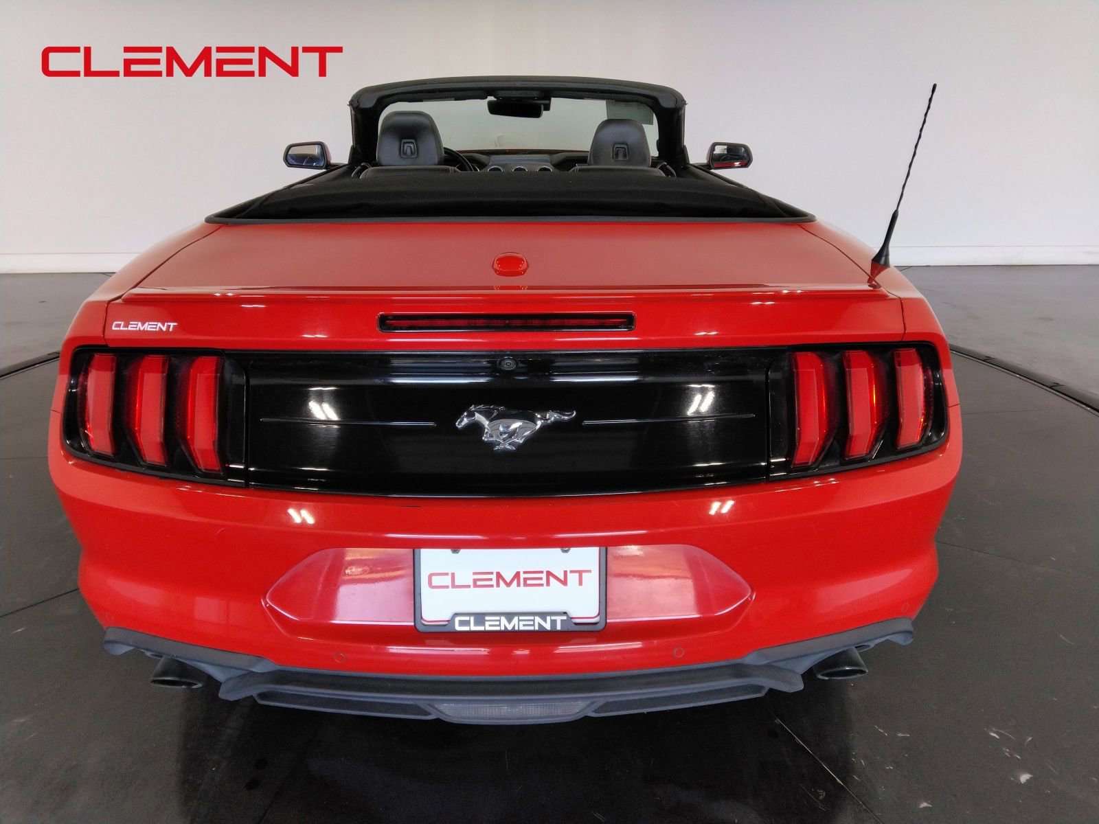 Used 2023 Ford Mustang Convertible image 7