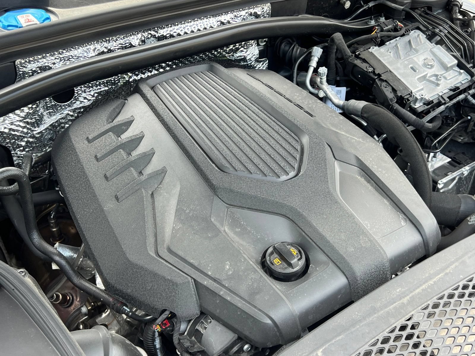 Certified 2026 Porsche Macan AWD/4WD image 41