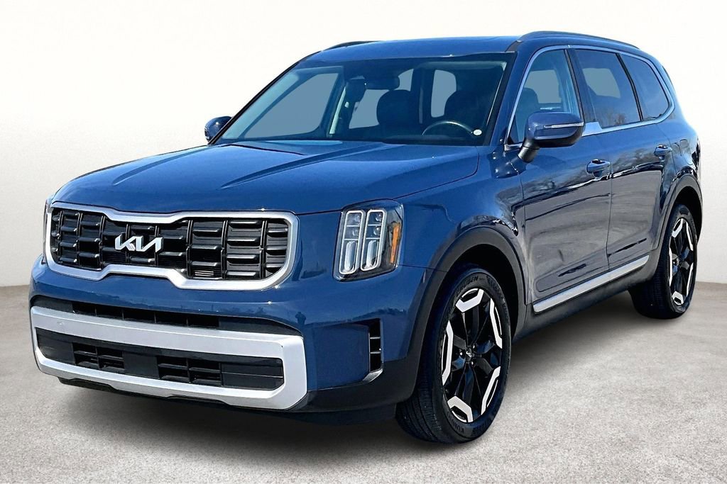 Used 2025 Kia Telluride S FWD image 15