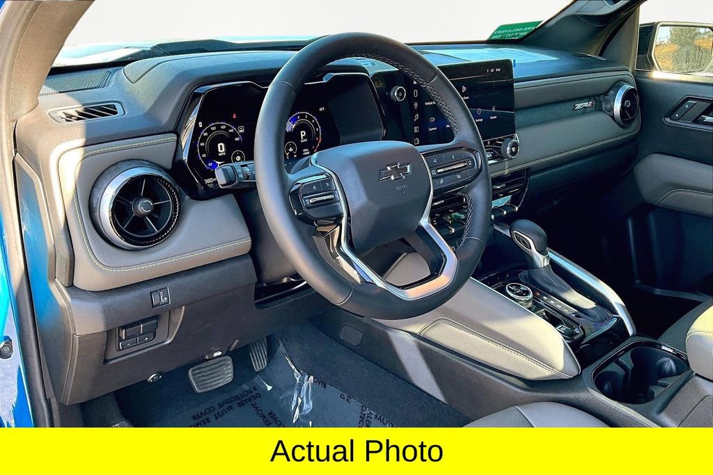 Used 2024 Chevrolet Colorado ZR2 w/ ZR2 Convenience Package III image 13