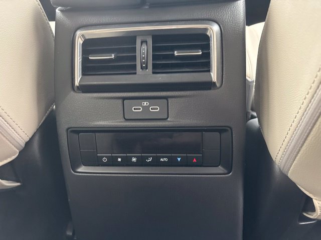 Used 2024 MAZDA CX-90 Plug-In Hybrid w/ Premium Pkg AWD/4WD image 11