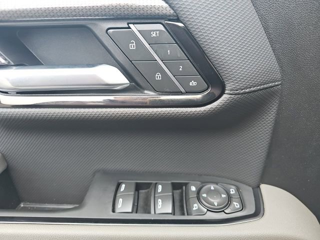 Used 2025 Chevrolet Silverado 1500 ZR2 image 18