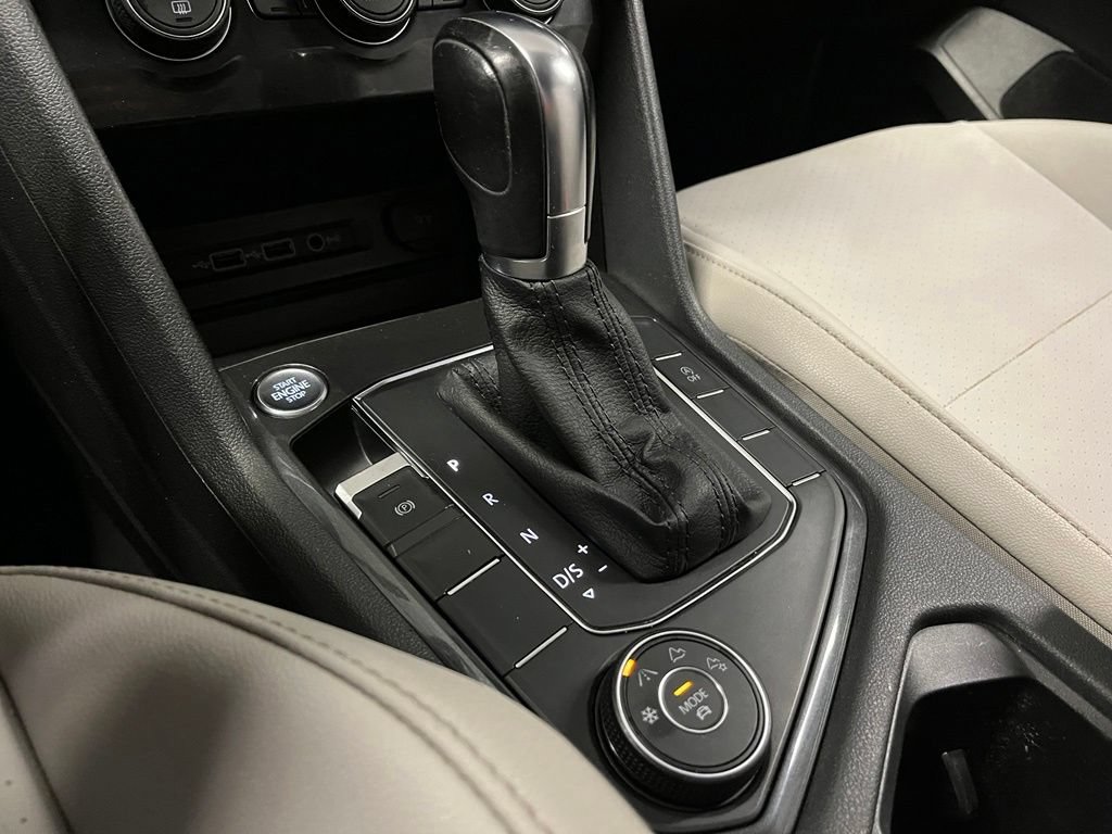 Used 2019 Volkswagen Tiguan SE w/ Panoramic Sunroof Package AWD/4WD image 12